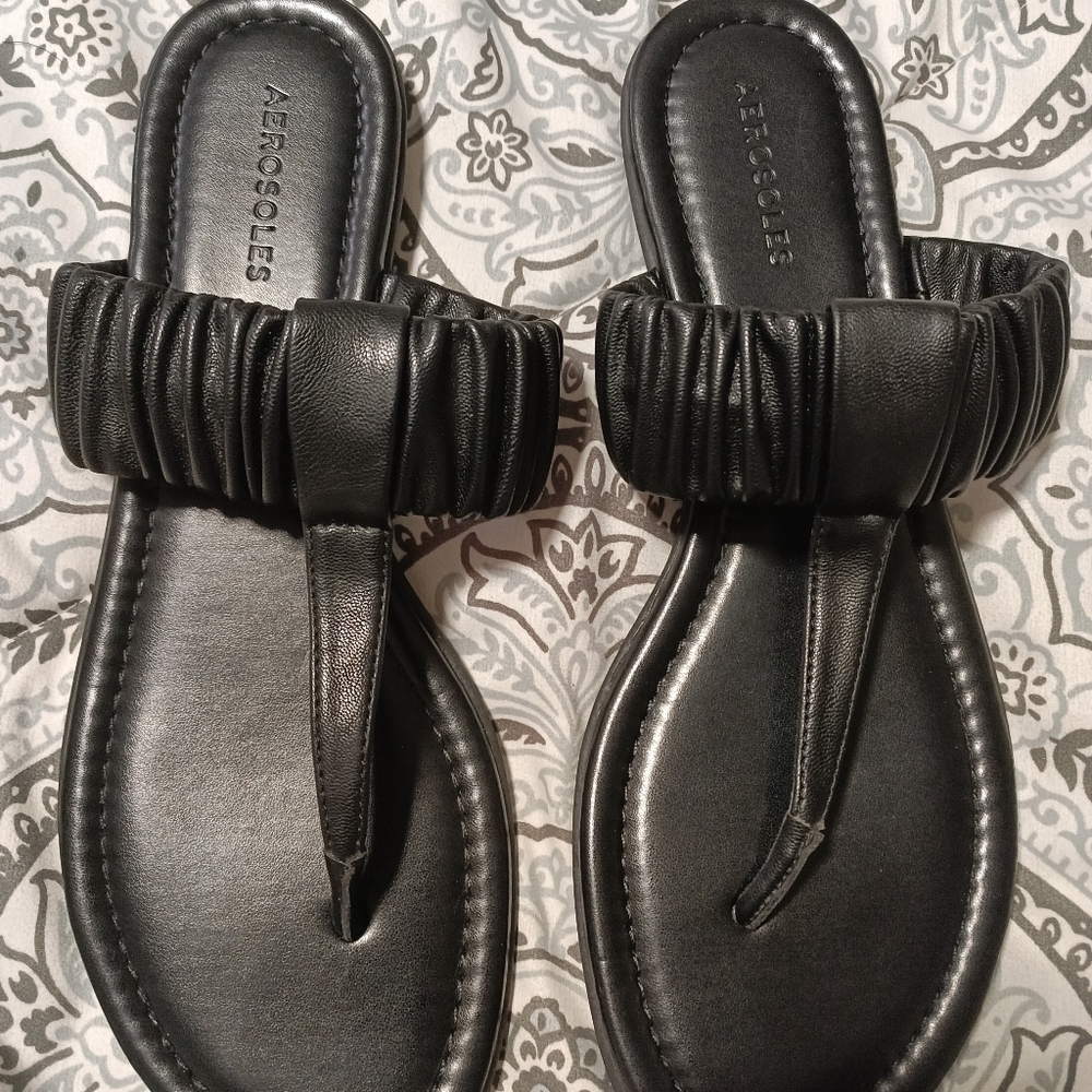 Woman's Aerosloes Cady, black, thong sandals